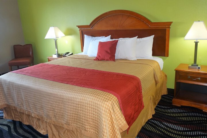 Room 11 of 37