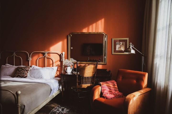 Room 10 of 29