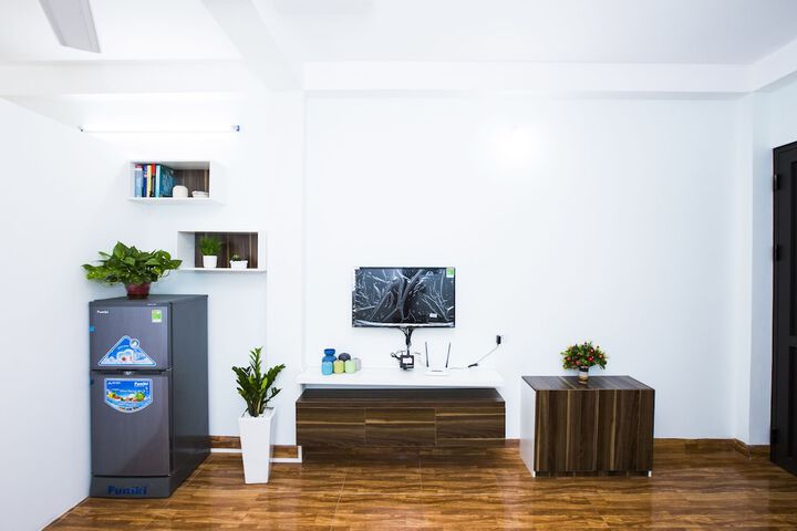 Room 8 of 9