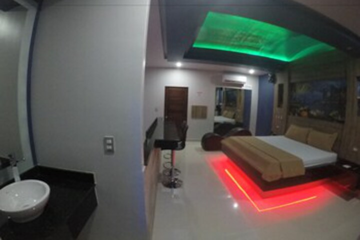 Room 10 of 78