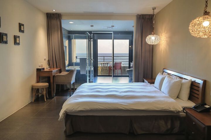 Room 55 of 100
