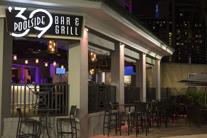 Poolside bar