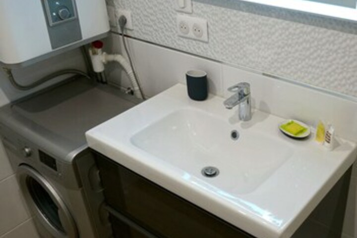 Room 4 of 17