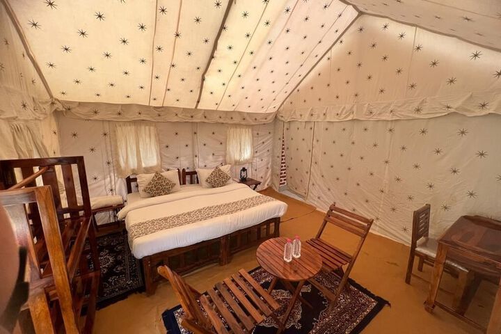 Room 16 of 40