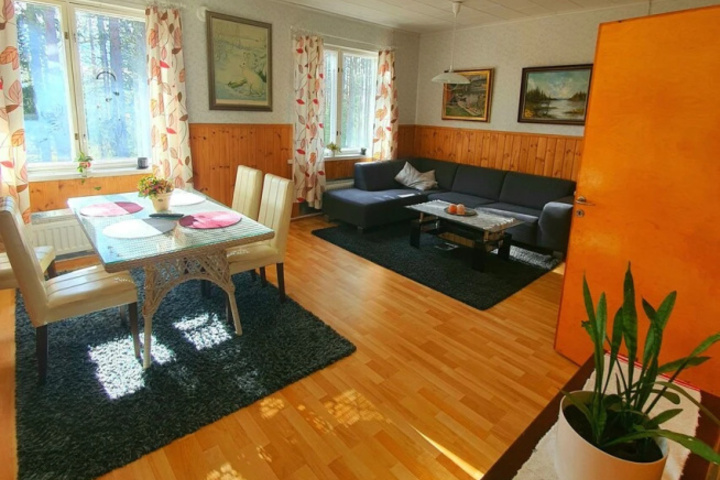 Room 5 of 18