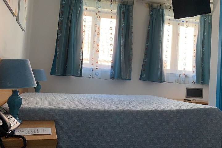 Room 42 of 85