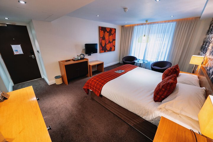 Room 73 of 178