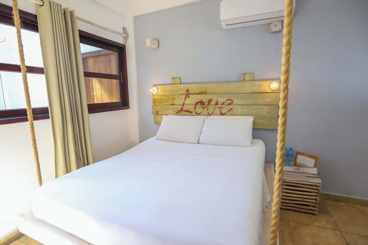 Room 32 of 133