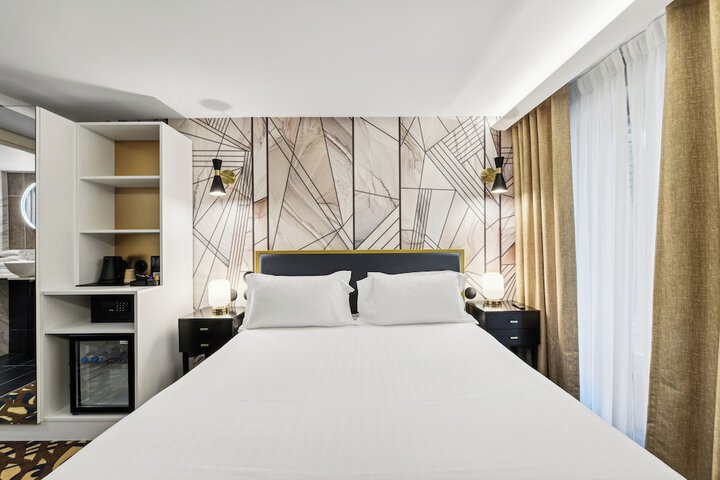 Room 20 of 120
