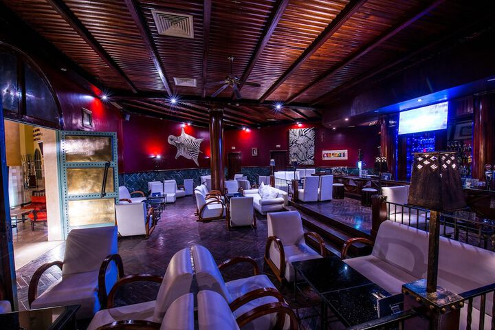 Lounge 66 of 82