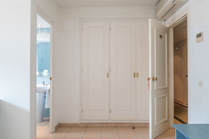 Room 15 of 100