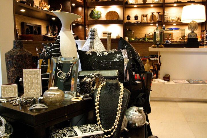 Gift Shop 81 of 131