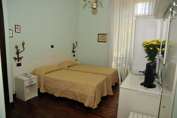 Room 14 of 63