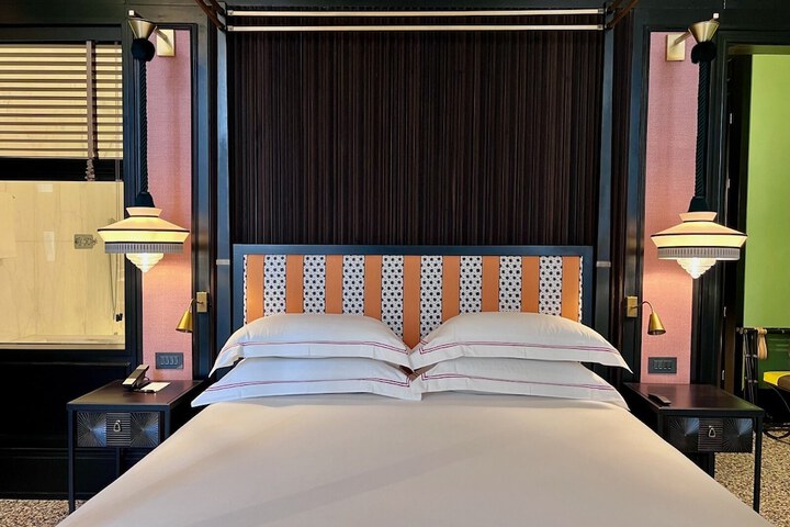 Room 10 of 58