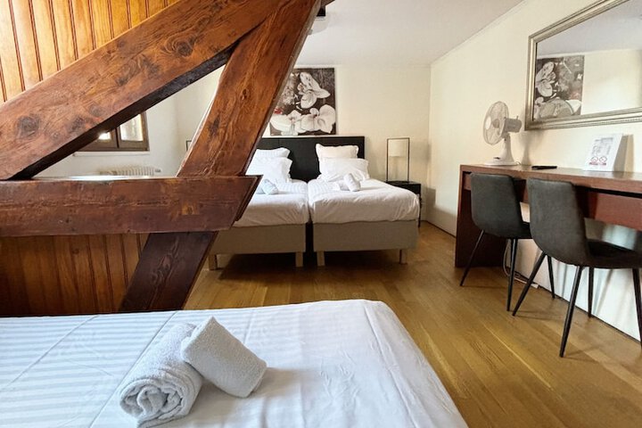 Room 12 of 47