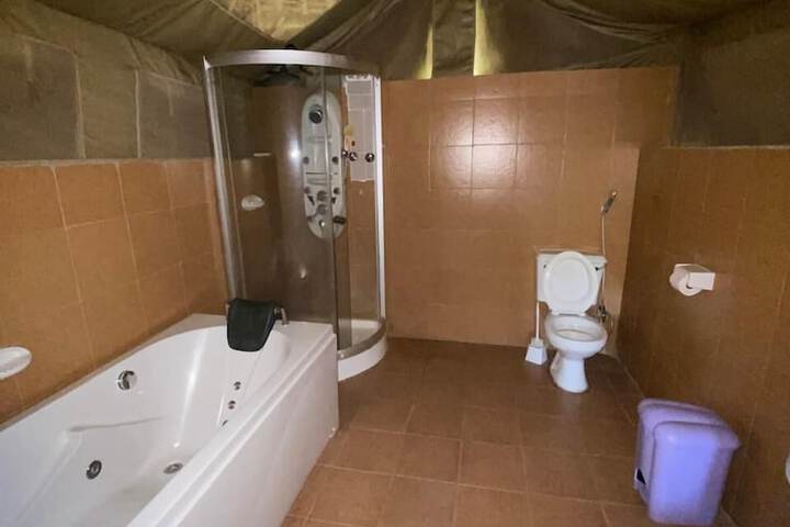 Room 14 of 24