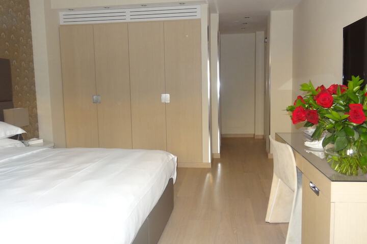 Room 17 of 68