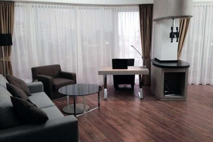 Room 11 of 20