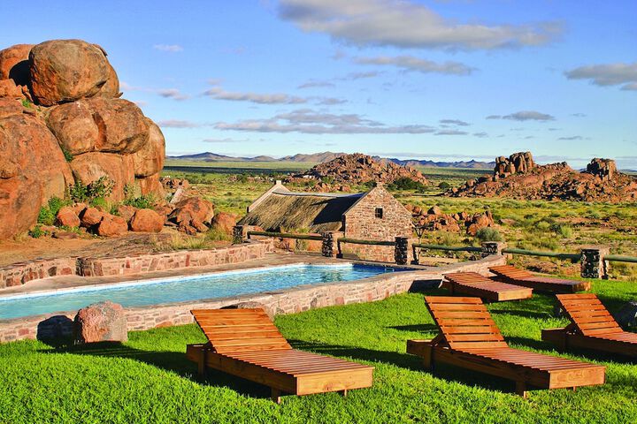 Hotel with Pool