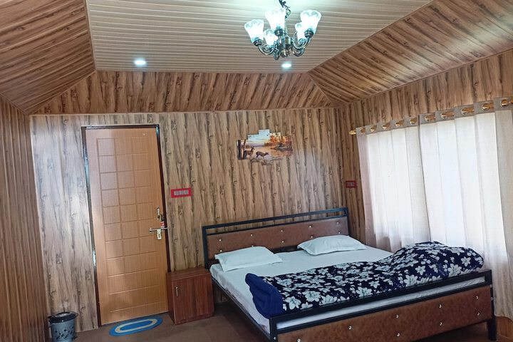 Room 17 of 39