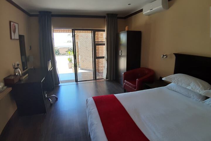 Room 6 of 64