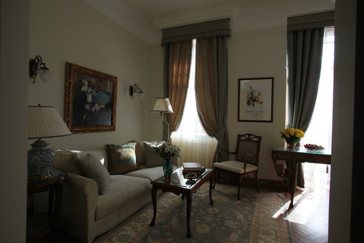 Room 10 of 38