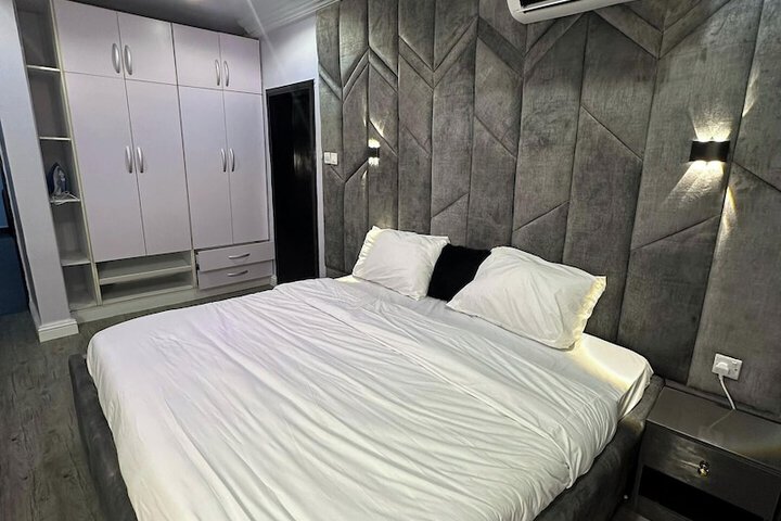 Room 3 of 40