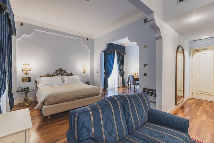 Room 103 of 181