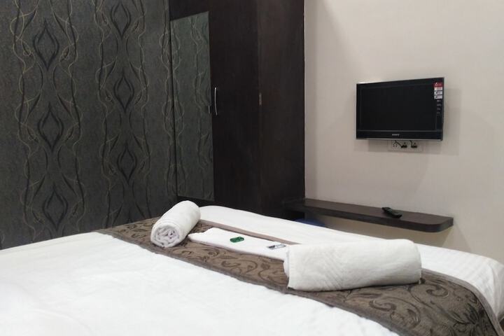 Room 13 of 35