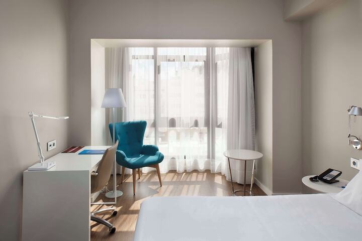 Room 19 of 37