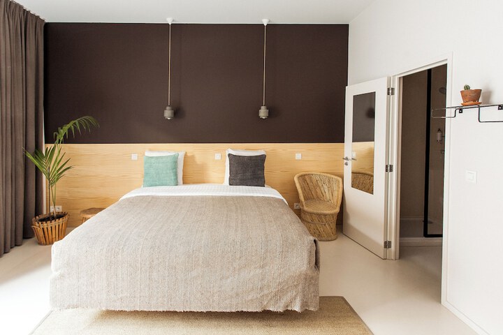 Room 18 of 48