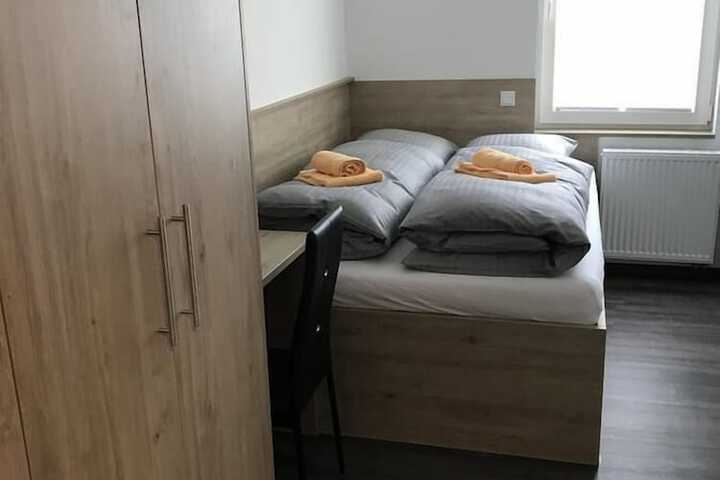 Room 7 of 24