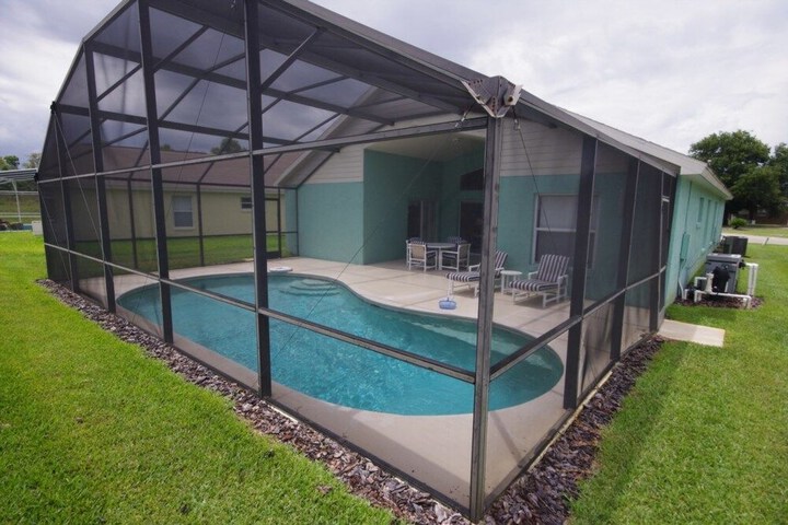 Pool 14 of 23