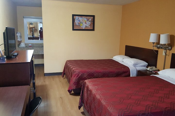 Room 8 of 27