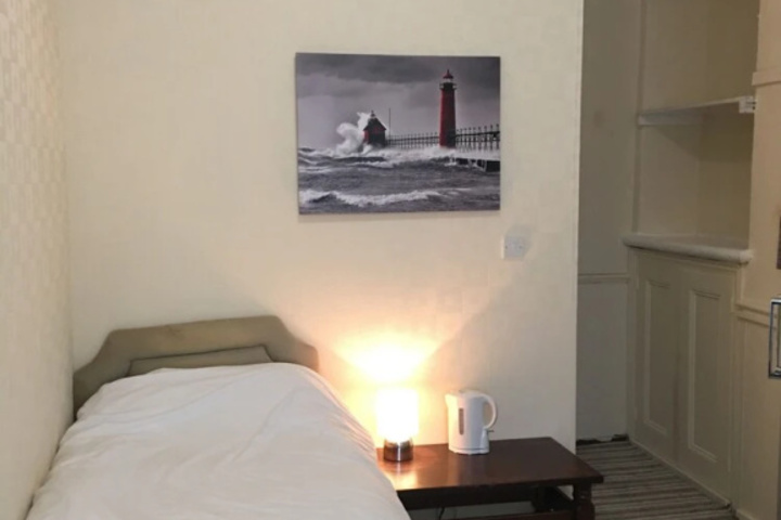 Room 4 of 14