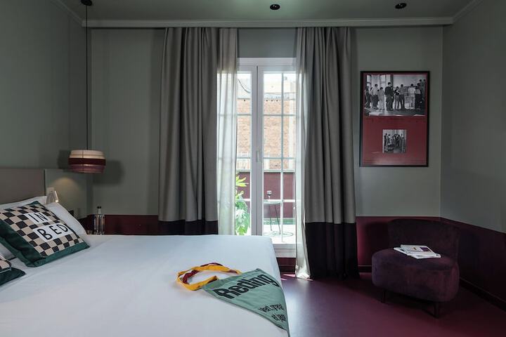 Room 10 of 34