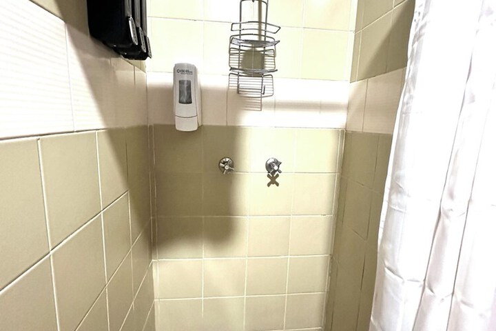 Room 121 of 180