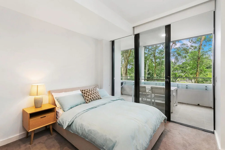 Room 3 of 10