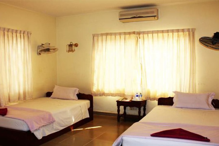 Room 8 of 24