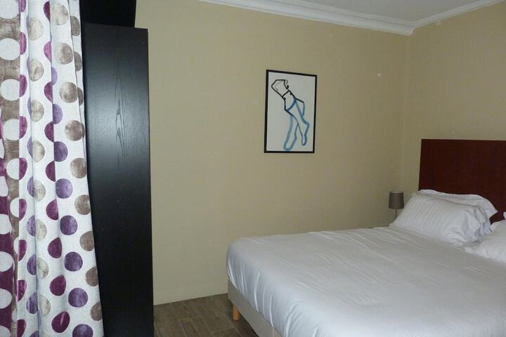 Room 4 of 14