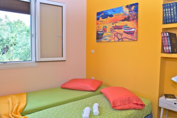 Room 31 of 40