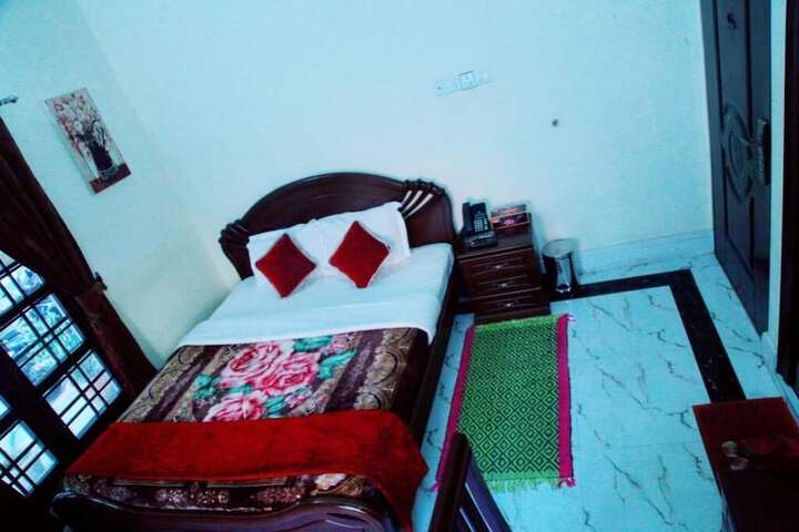 Room 7 of 14