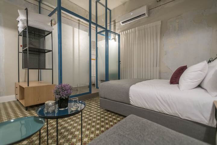 Room 15 of 38