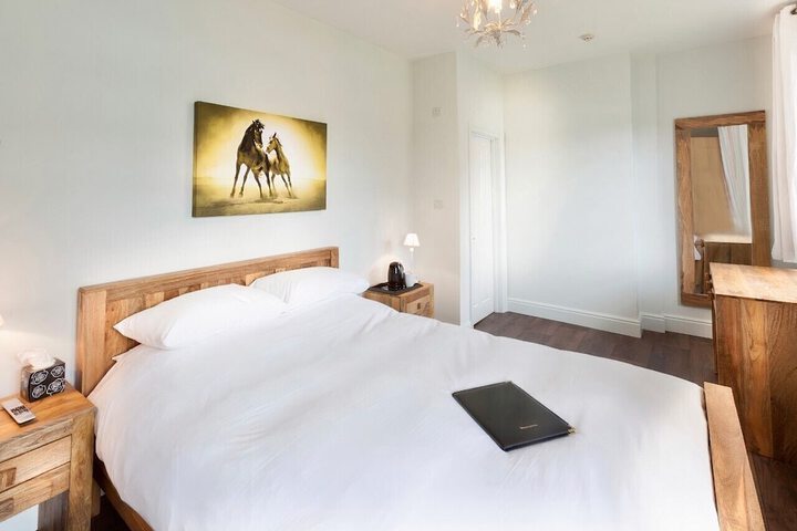 Room 4 of 22