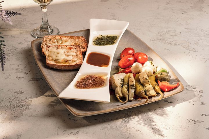 Dining 92 of 120