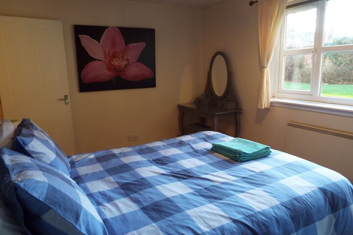 Room 2 of 28