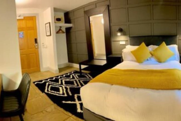 Room 21 of 40