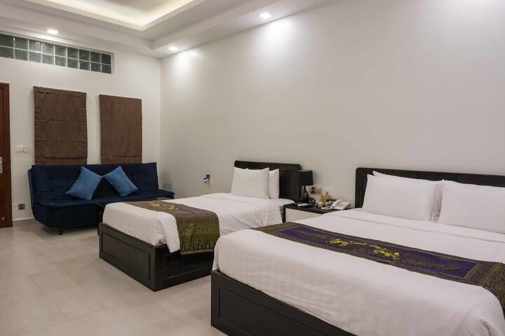 Room 8 of 44
