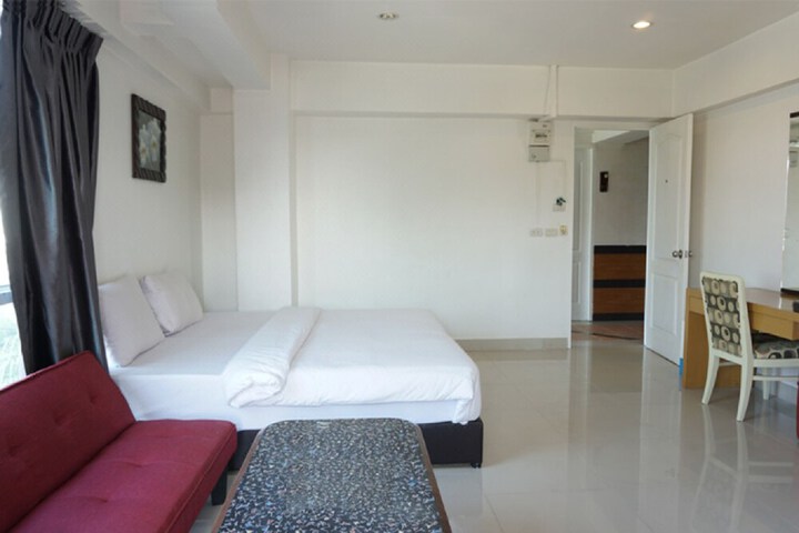 Room 25 of 93