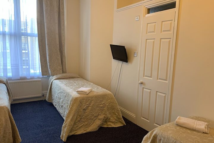 Room 62 of 283